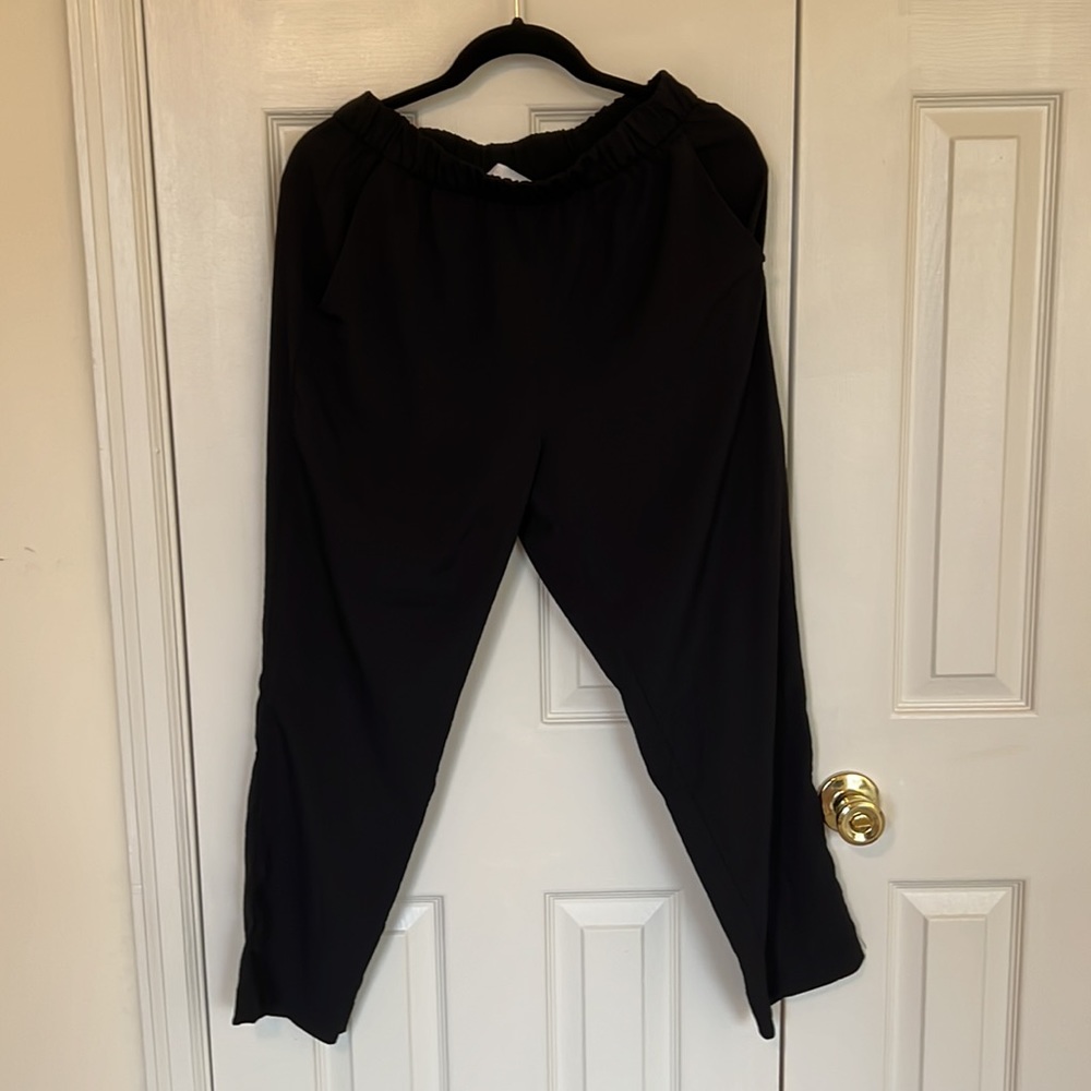 Black pants - Picture 2 of 5